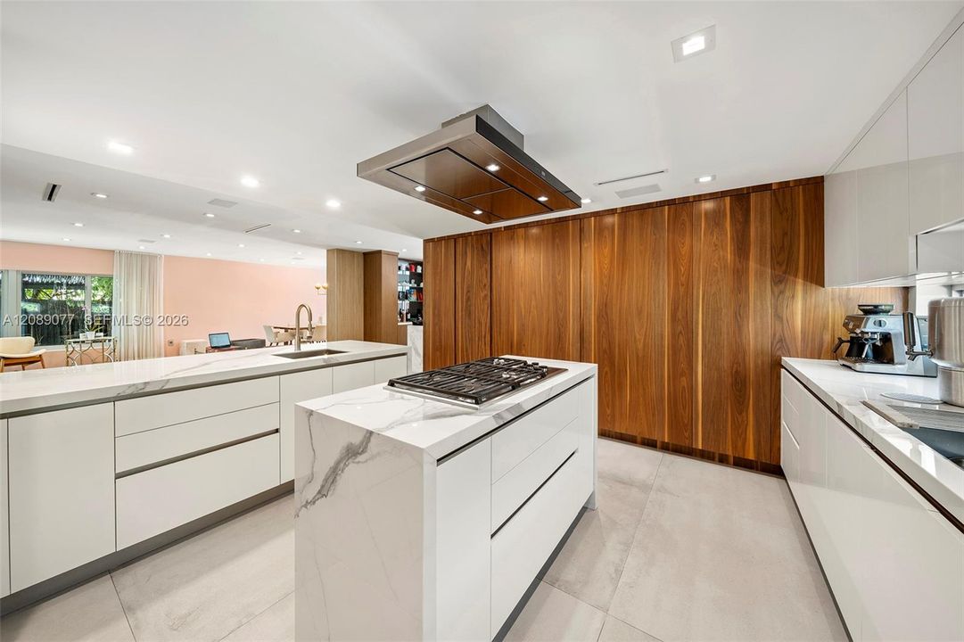 En Venta: $5,395,000 (5 camas, 5 baños, 3628 Pies cuadrados)