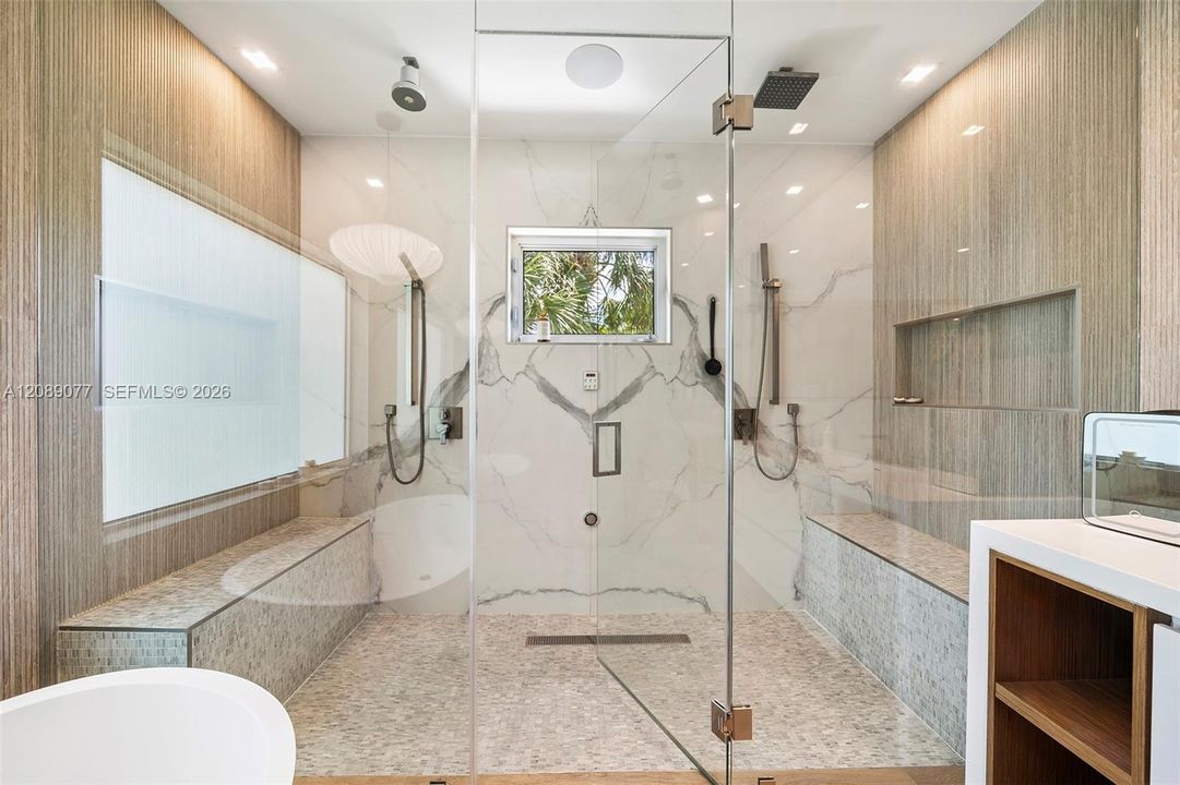 En Venta: $5,395,000 (5 camas, 5 baños, 3628 Pies cuadrados)