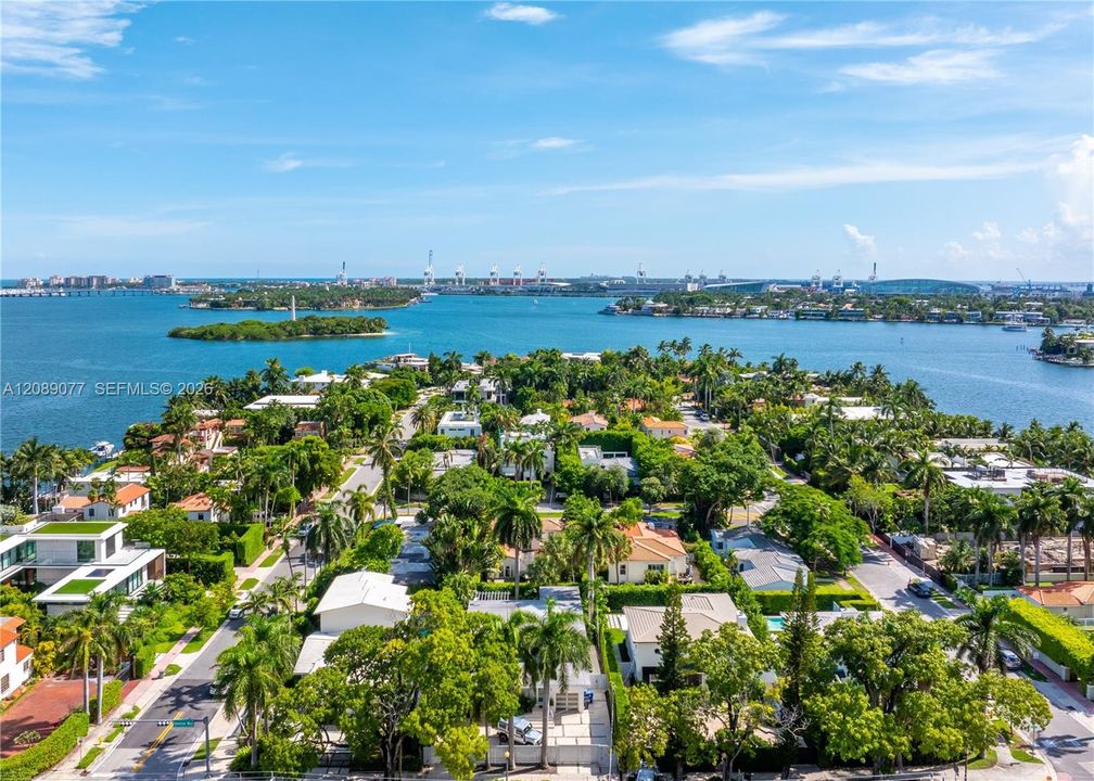 En Venta: $5,395,000 (5 camas, 5 baños, 3628 Pies cuadrados)