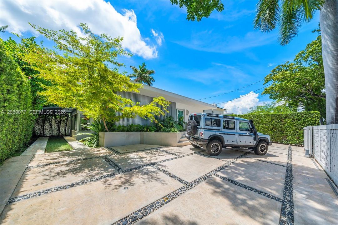 En Venta: $5,395,000 (5 camas, 5 baños, 3628 Pies cuadrados)