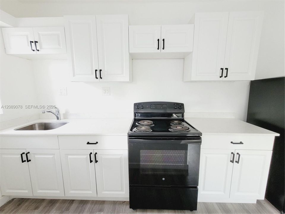 For Rent: $1,650 (1 beds, 1 baths, 2003 Square Feet)