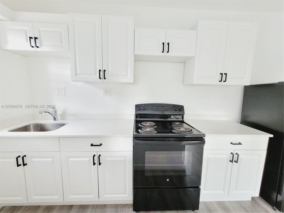 For Rent: $1,650 (1 beds, 1 baths, 2003 Square Feet)