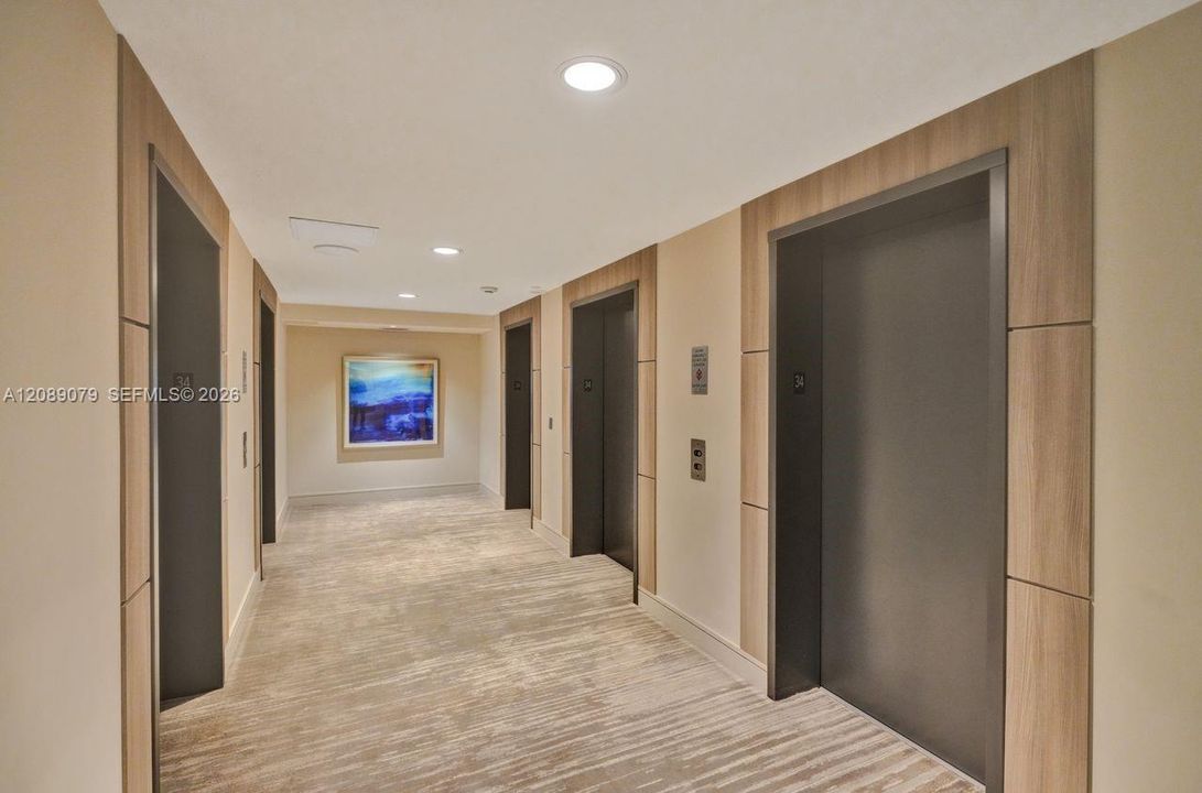 For Sale: $1,147,000 (2 beds, 2 baths, 1121 Square Feet)