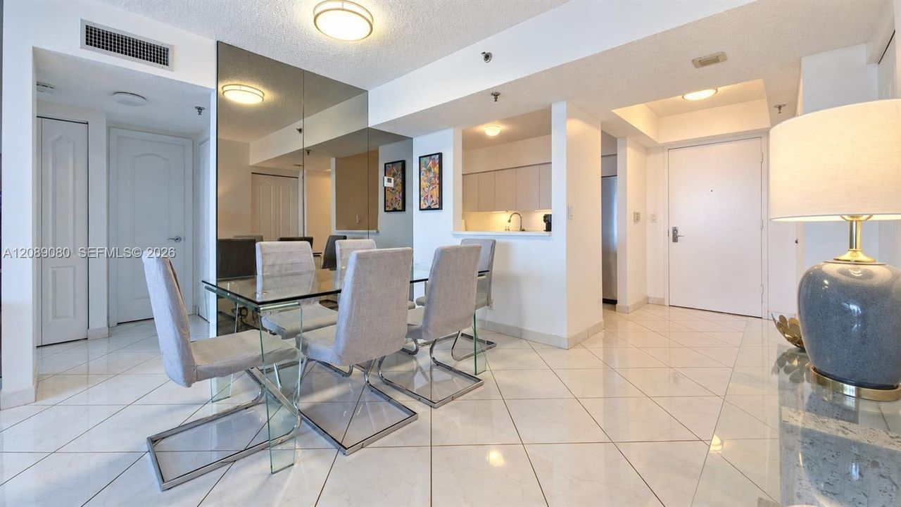 For Rent: $6,500 (2 beds, 2 baths, 1170 Square Feet)