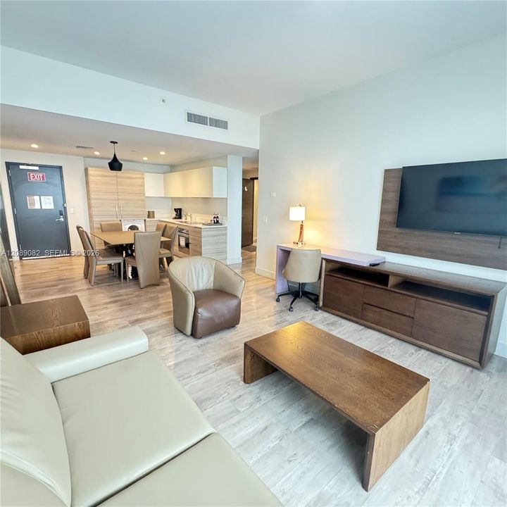 For Sale: $799,000 (2 beds, 2 baths, 1105 Square Feet)