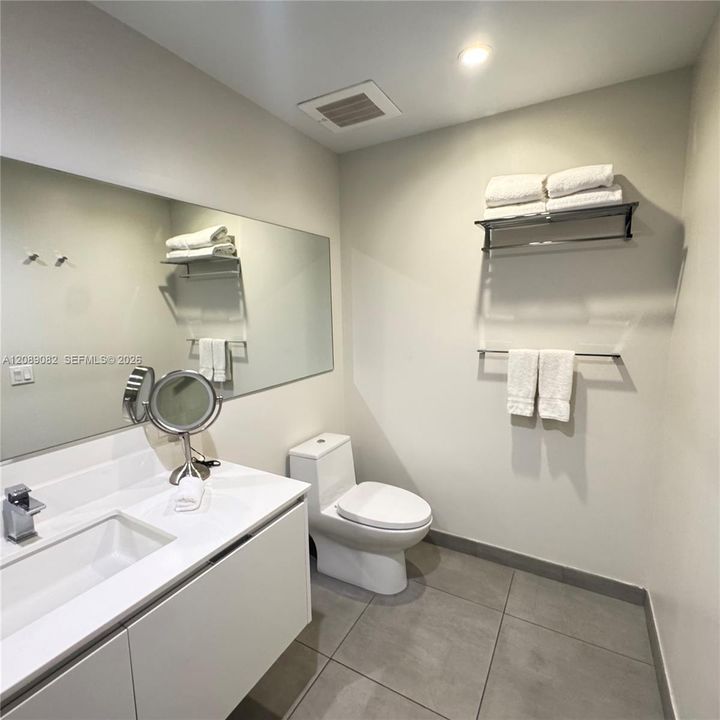For Sale: $799,000 (2 beds, 2 baths, 1105 Square Feet)