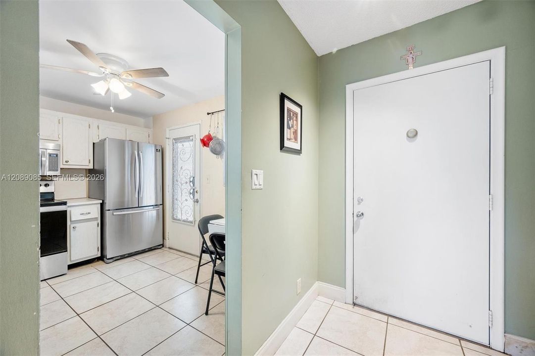 En Venta: $245,000 (2 camas, 2 baños, 1092 Pies cuadrados)