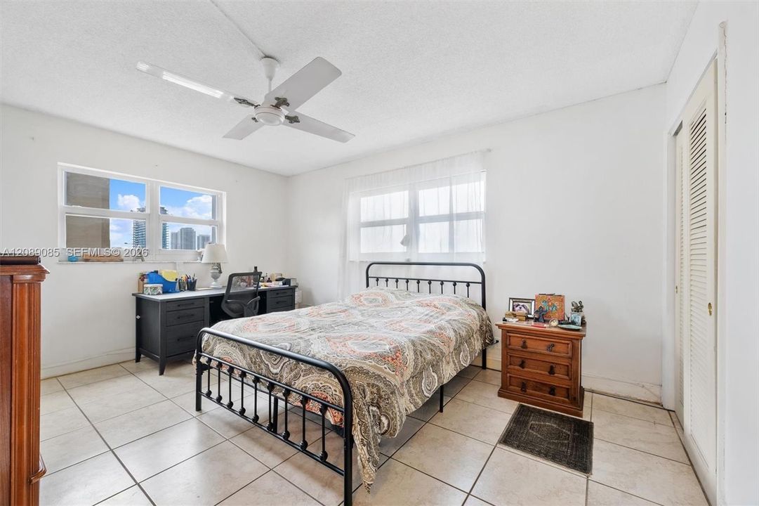 En Venta: $245,000 (2 camas, 2 baños, 1092 Pies cuadrados)
