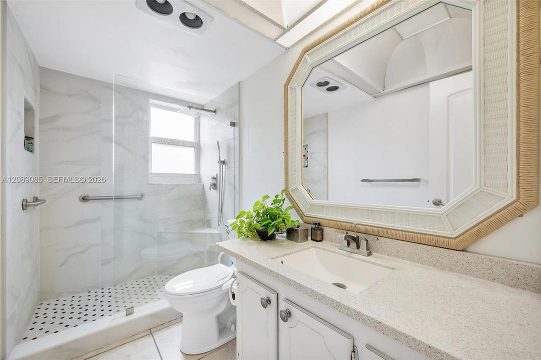 En Venta: $245,000 (2 camas, 2 baños, 1092 Pies cuadrados)