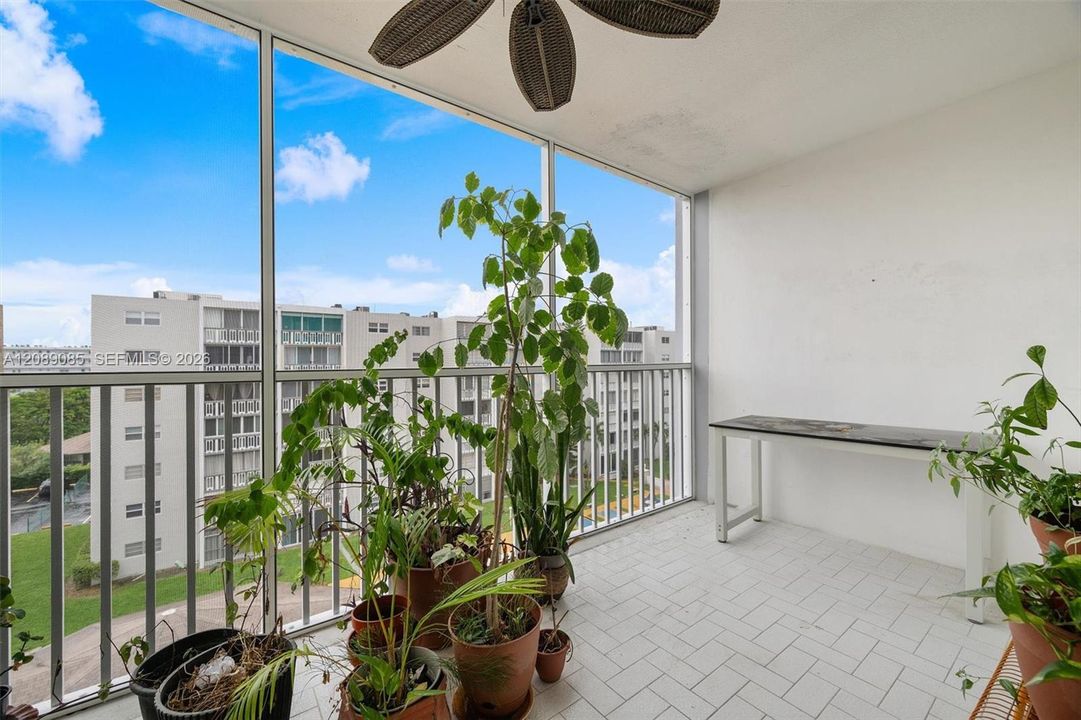 En Venta: $245,000 (2 camas, 2 baños, 1092 Pies cuadrados)