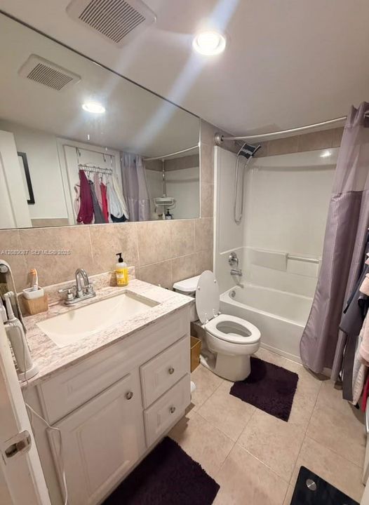 For Rent: $1,900 (1 beds, 1 baths, 800 Square Feet)