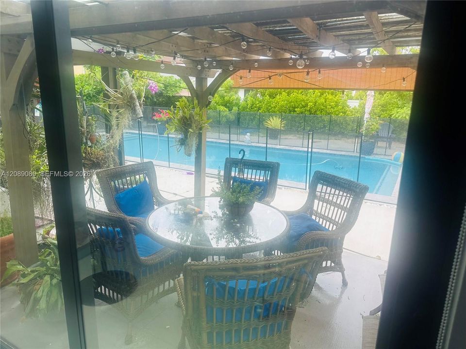 For Sale: $1,400,000 (4 beds, 4 baths, 2761 Square Feet)