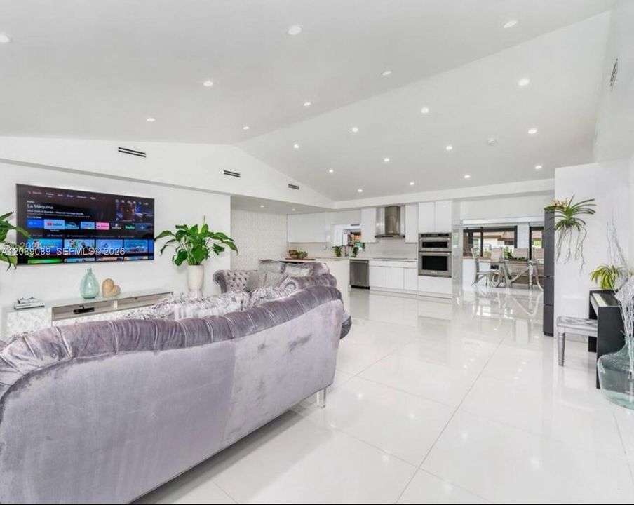 For Sale: $1,400,000 (4 beds, 4 baths, 2761 Square Feet)