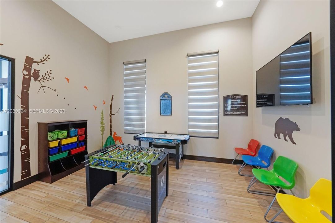 For Sale: $559,000 (3 beds, 2 baths, 1838 Square Feet)