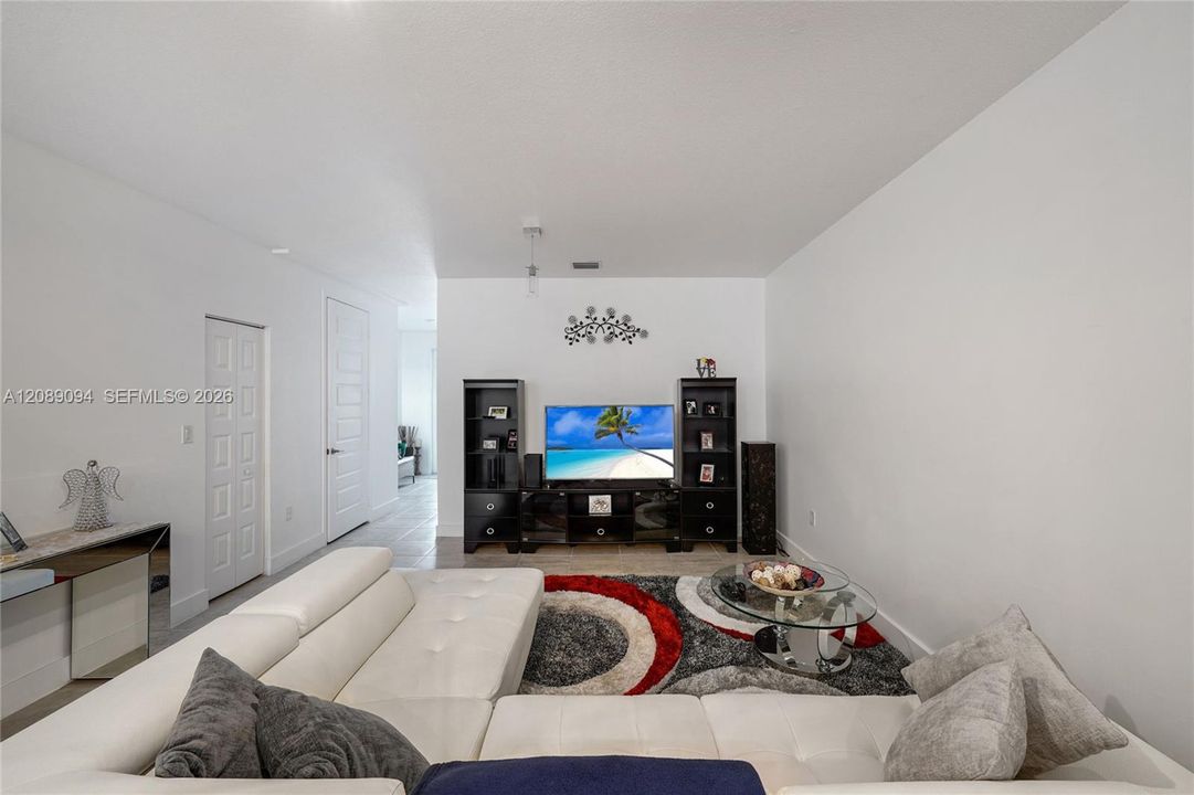 For Sale: $559,000 (3 beds, 2 baths, 1838 Square Feet)