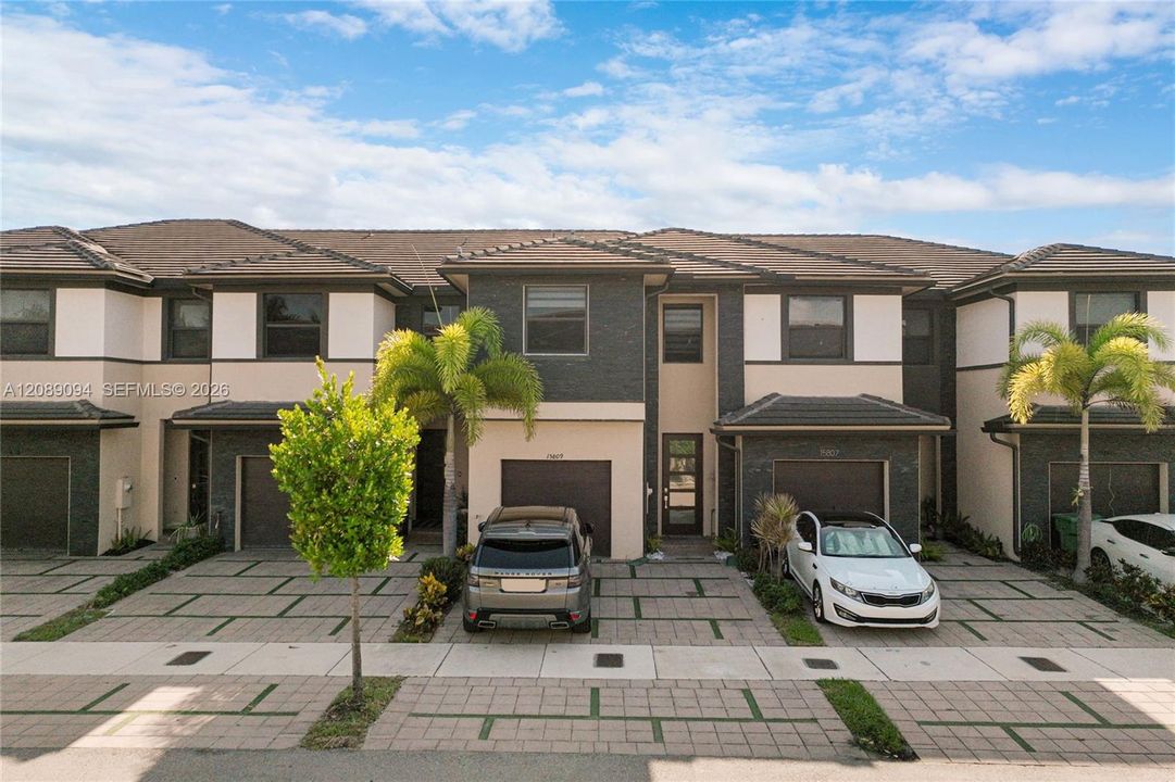 For Sale: $559,000 (3 beds, 2 baths, 1838 Square Feet)