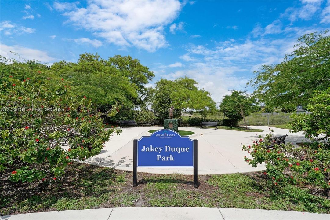 For Sale: $559,000 (3 beds, 2 baths, 1838 Square Feet)