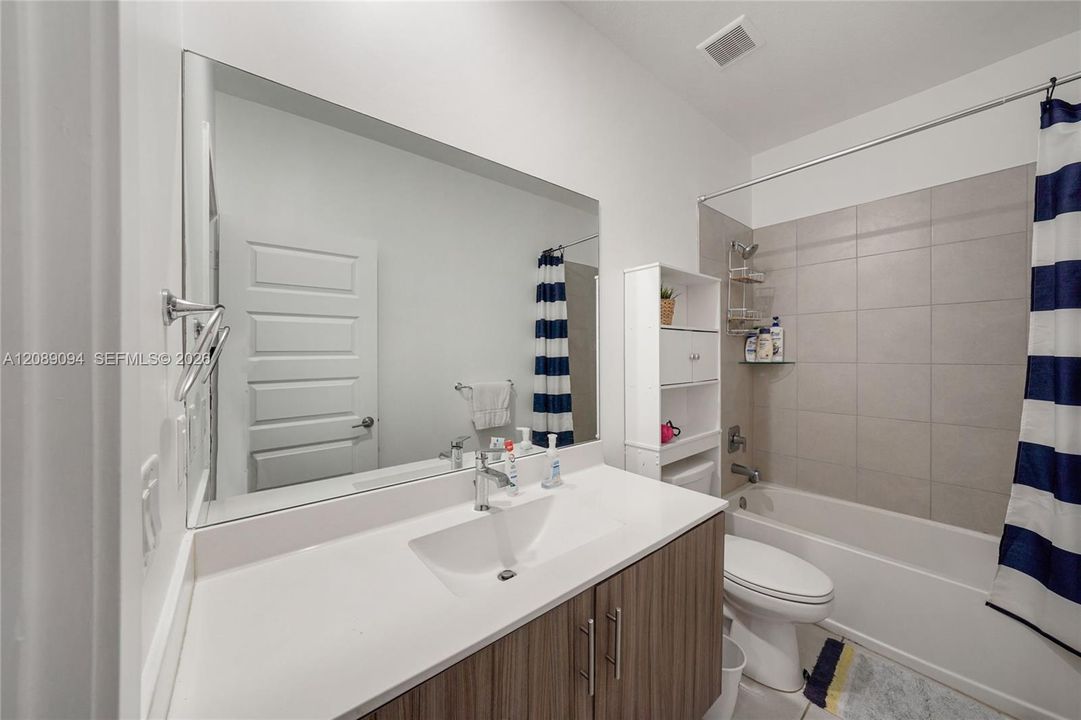 For Sale: $559,000 (3 beds, 2 baths, 1838 Square Feet)