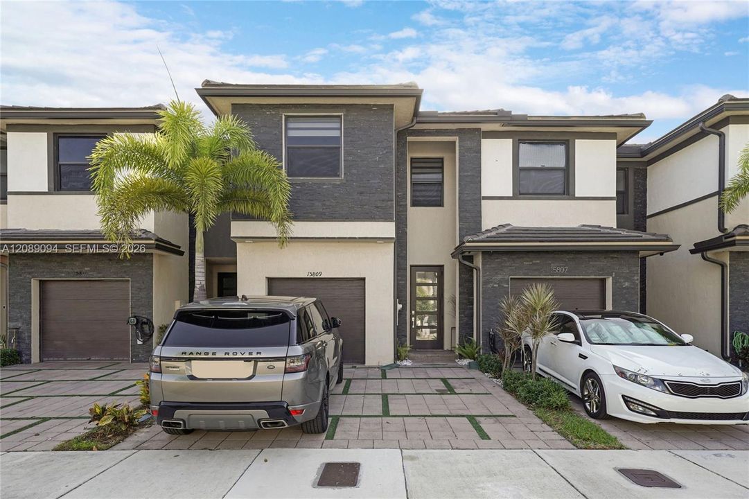 For Sale: $559,000 (3 beds, 2 baths, 1838 Square Feet)