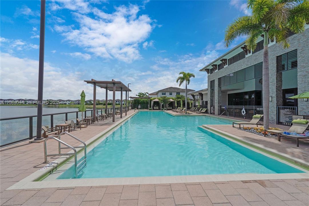 For Sale: $559,000 (3 beds, 2 baths, 1838 Square Feet)