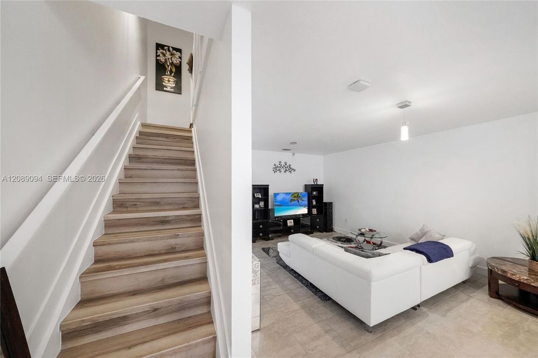 For Sale: $559,000 (3 beds, 2 baths, 1838 Square Feet)