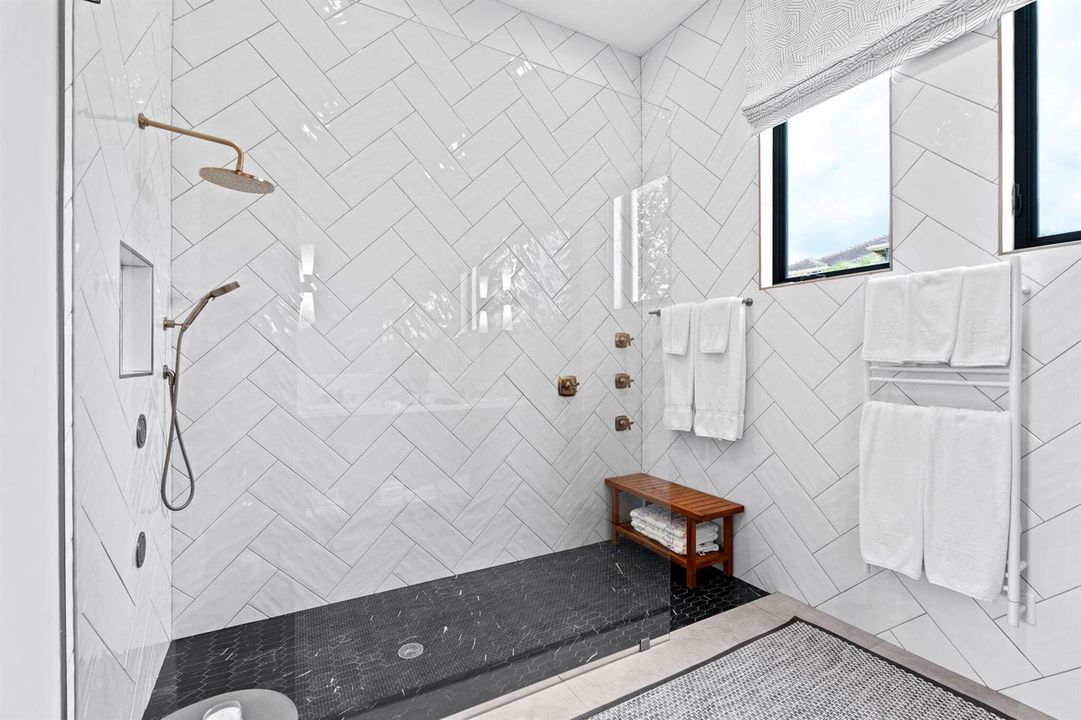 35-web-or-mls-A7407072