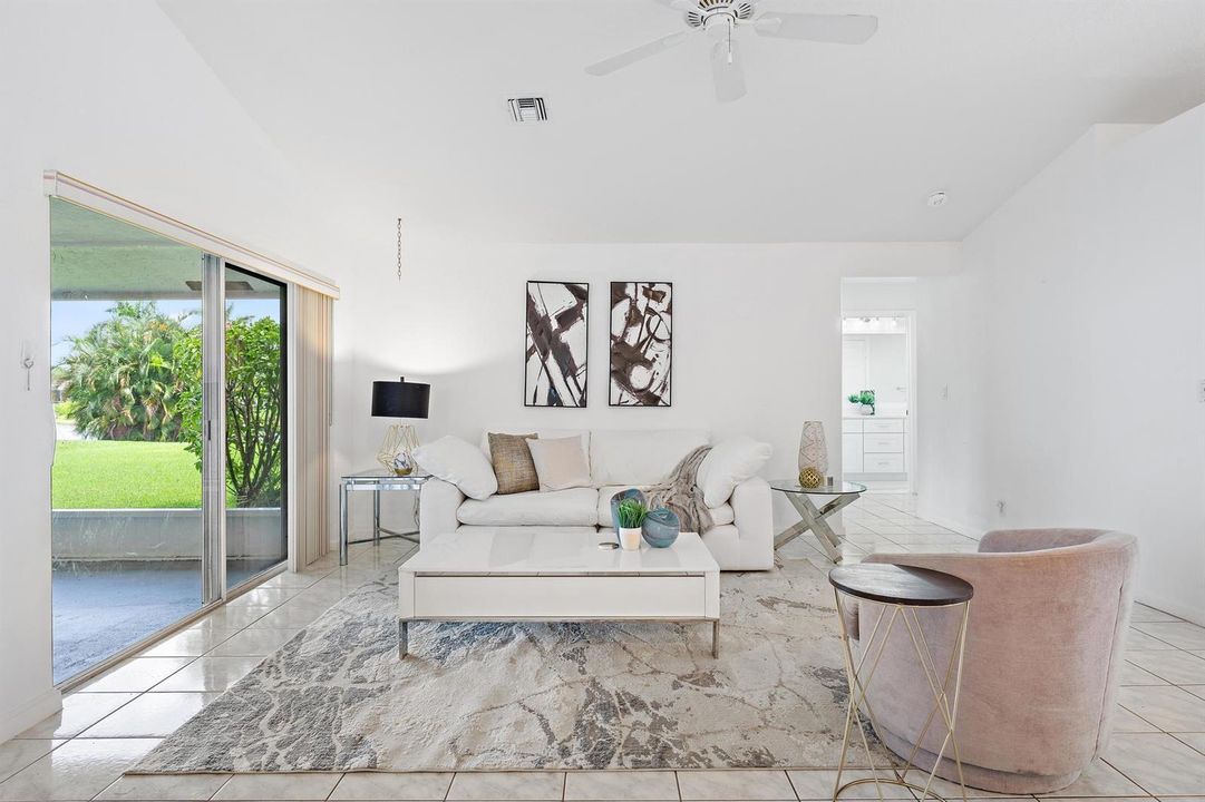 6857 Blue Bay Cir-12