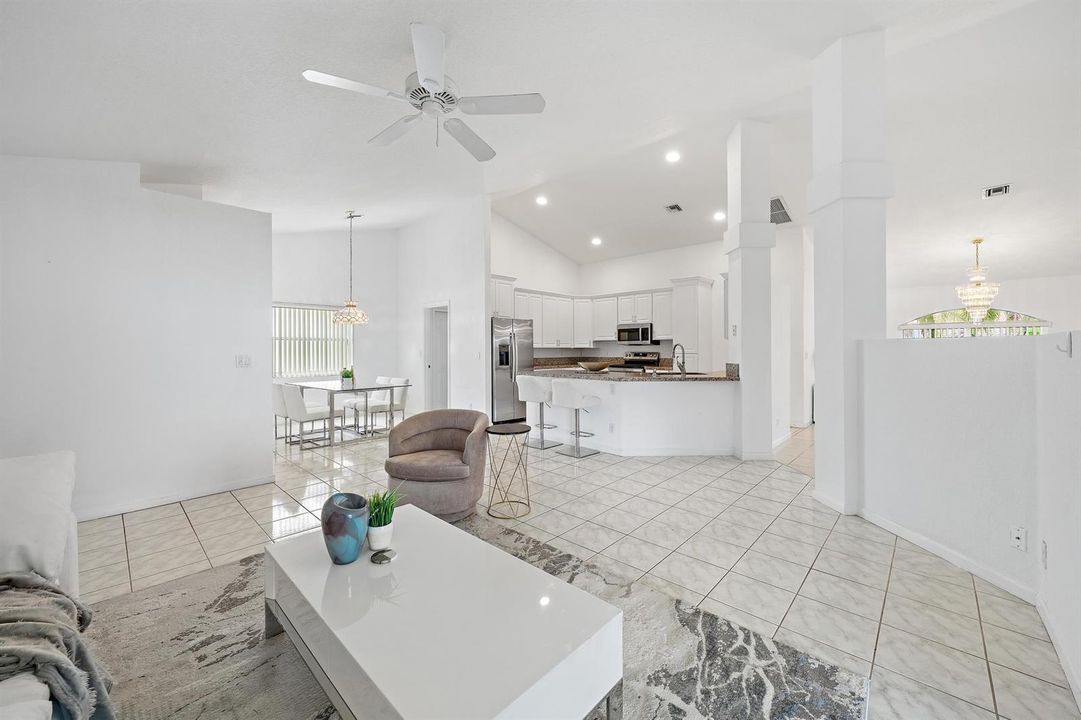 6857 Blue Bay Cir-14