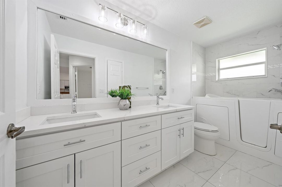 6857 Blue Bay Cir-4