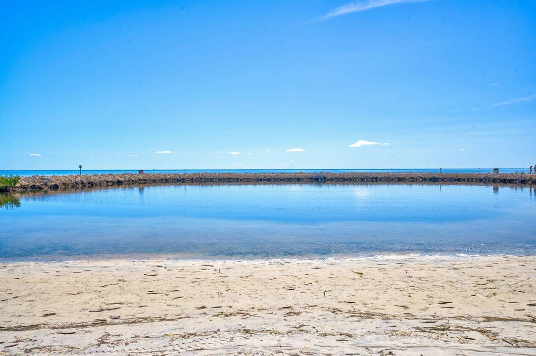 40-web-or-mls-136 Sable Palm Ln - High E