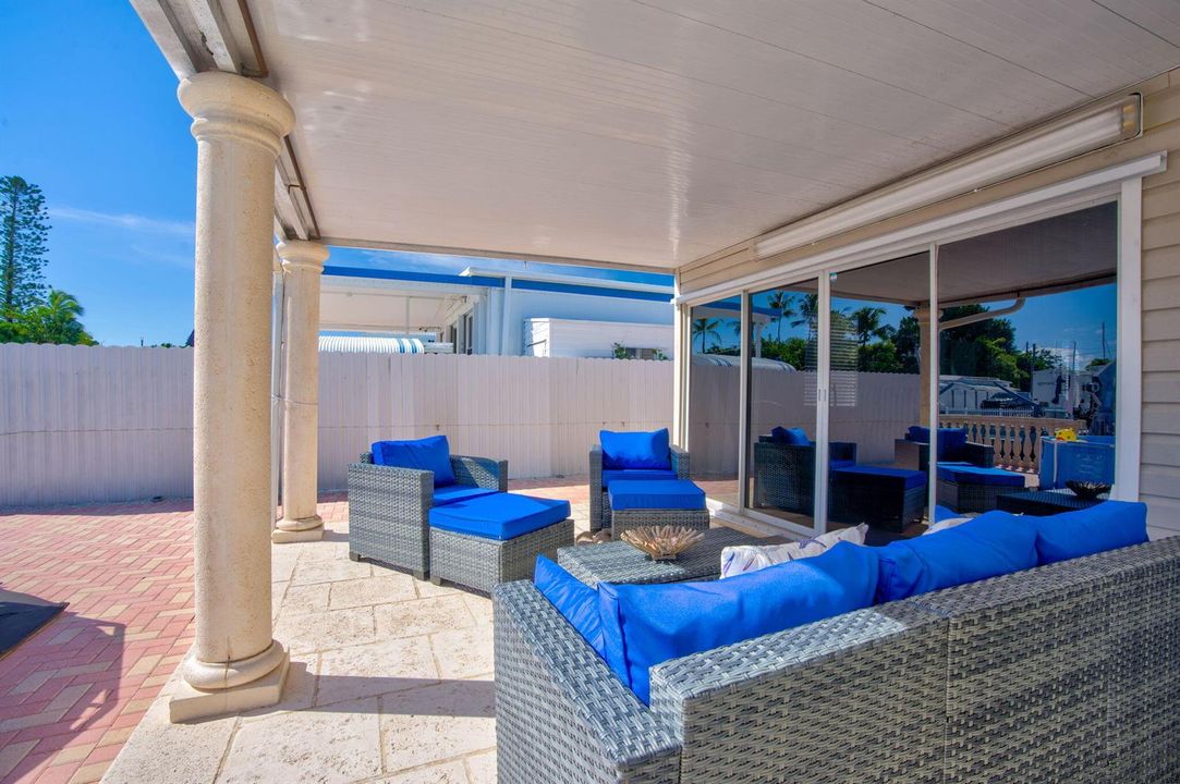 25-web-or-mls-136 Sable Palm Ln - High E