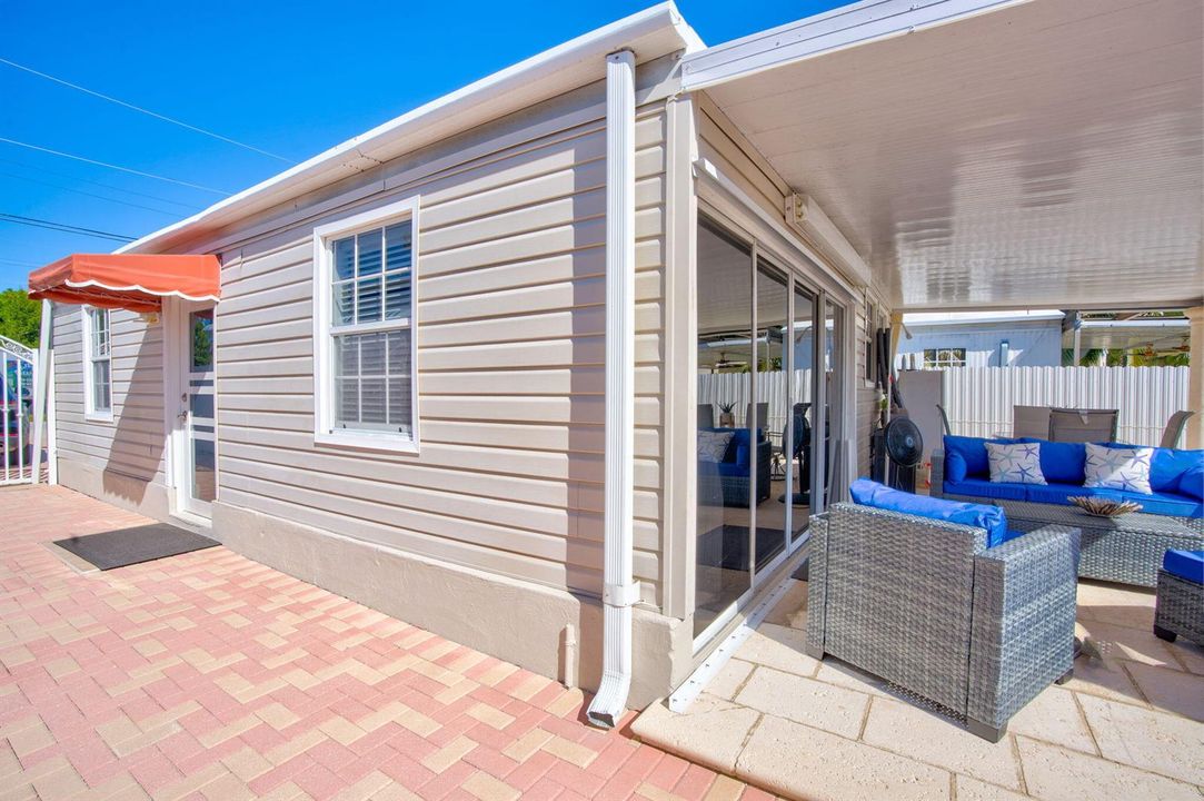 27-web-or-mls-136 Sable Palm Ln - High E