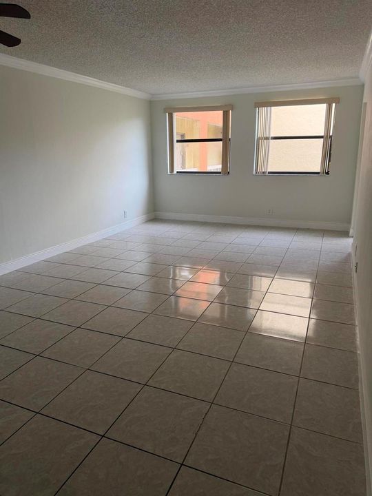 8160 Living Room