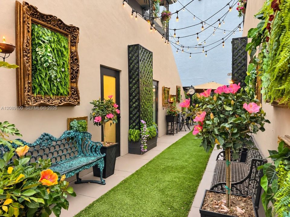Private Courtyard