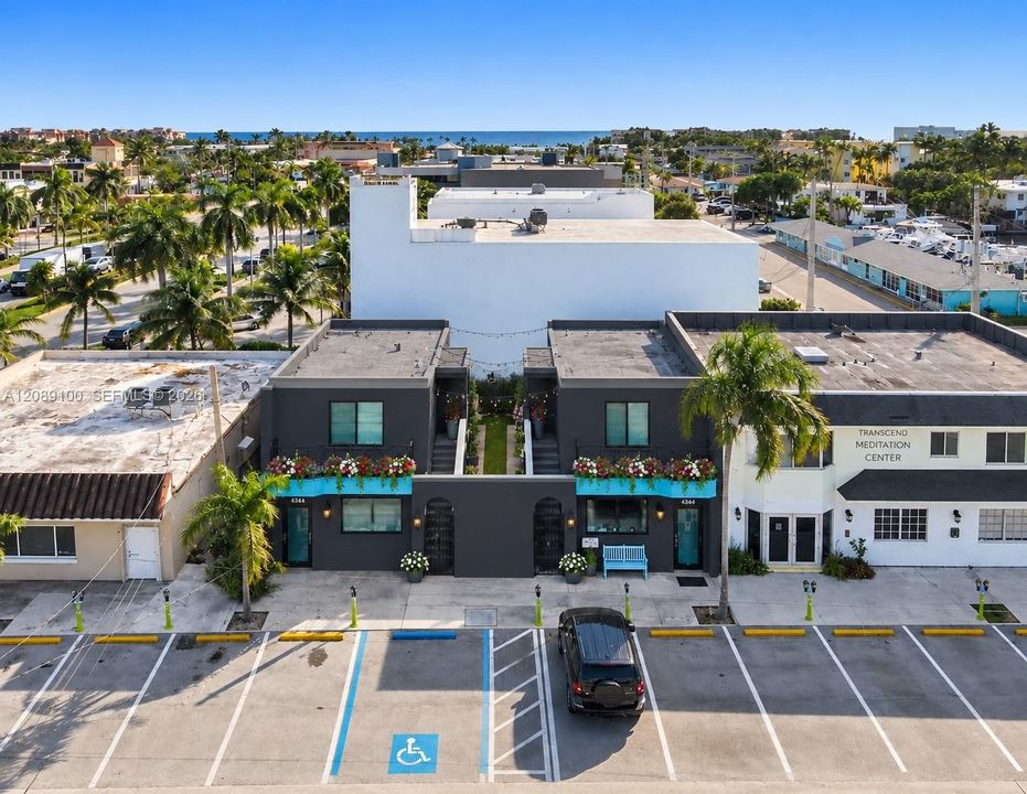 4346-4344 E. Tradewinds
