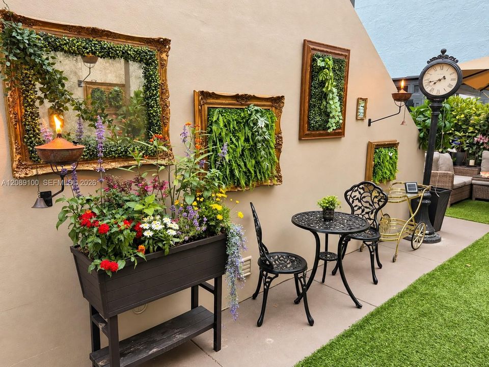 Private Courtyard