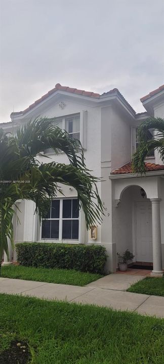For Rent: $3,300 (4 beds, 3 baths, 1580 Square Feet)