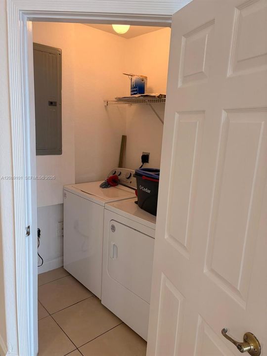 For Rent: $3,300 (4 beds, 3 baths, 1580 Square Feet)