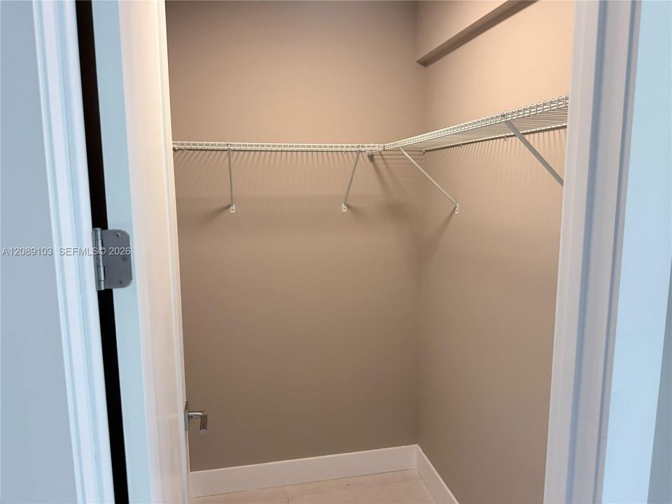В аренду: $4,800 (3 спален, 3 ванн, 1713 Квадратных фут)