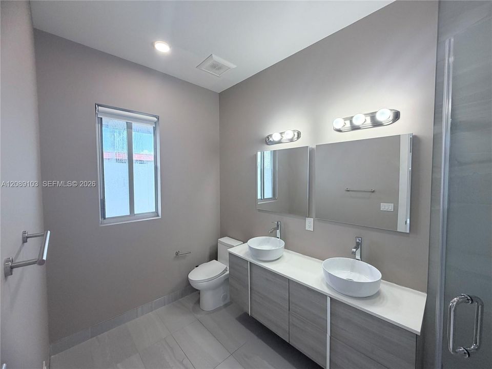 В аренду: $4,800 (3 спален, 3 ванн, 1713 Квадратных фут)