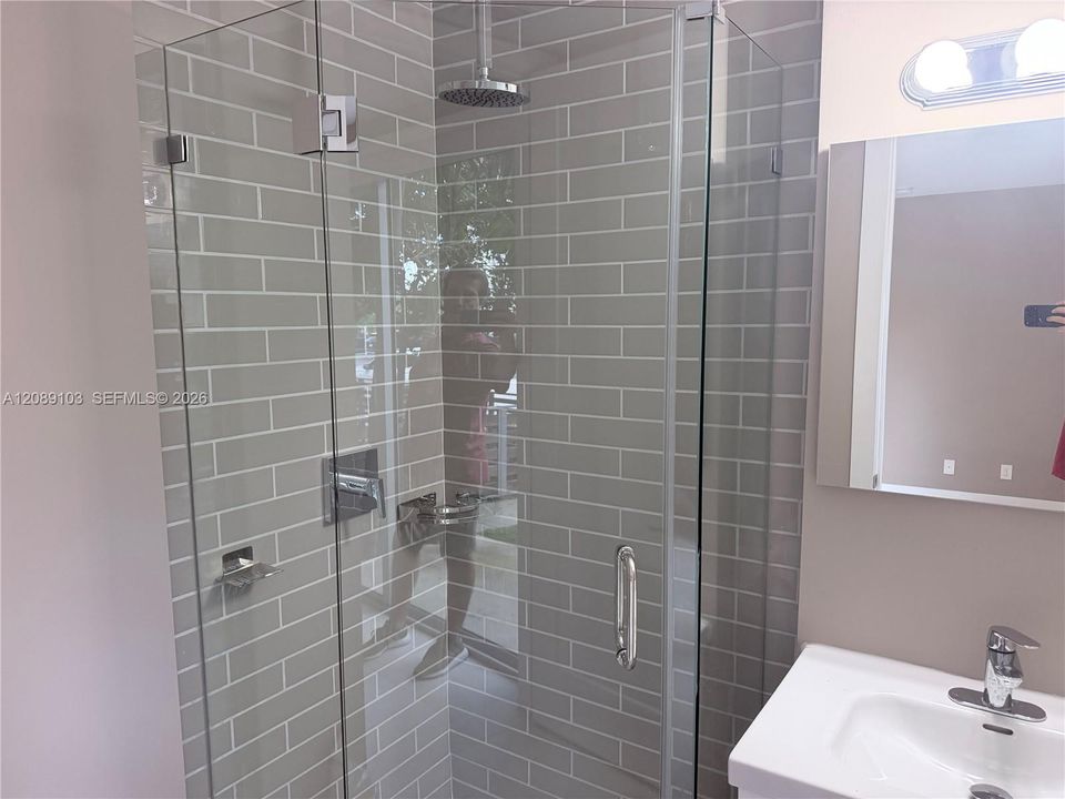 В аренду: $4,800 (3 спален, 3 ванн, 1713 Квадратных фут)