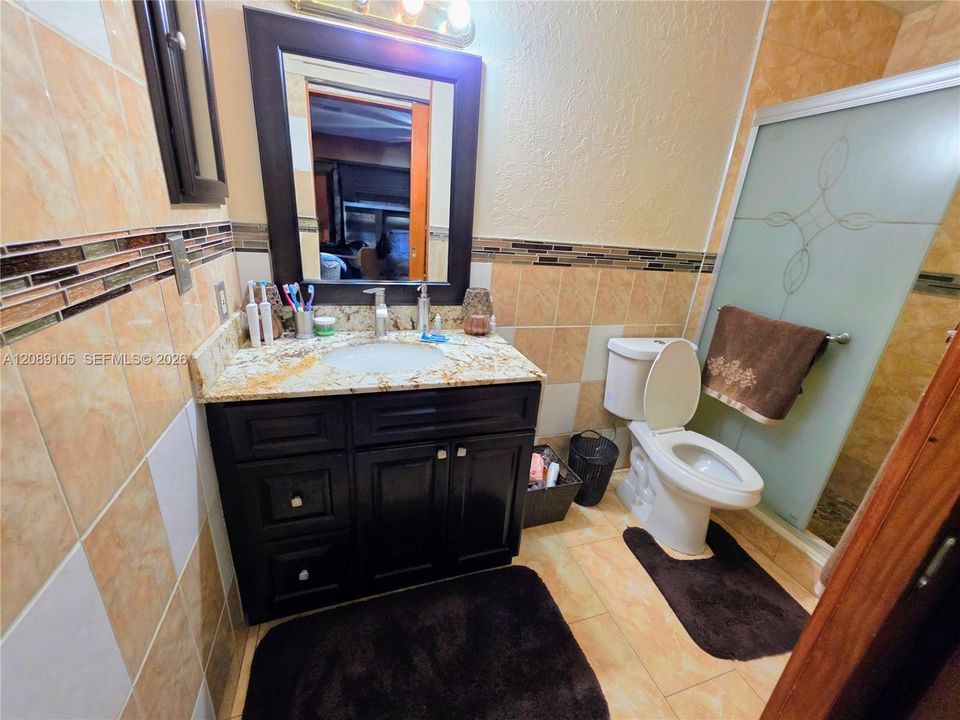 En Venta: $489,900 (4 camas, 2 baños, 1250 Pies cuadrados)