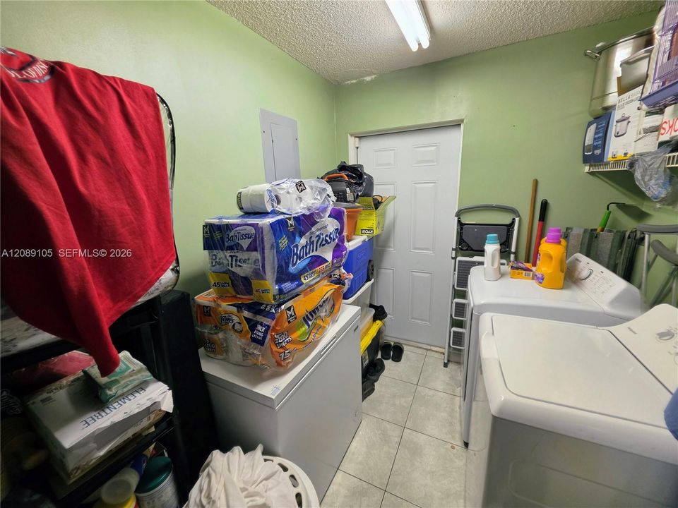 En Venta: $489,900 (4 camas, 2 baños, 1250 Pies cuadrados)