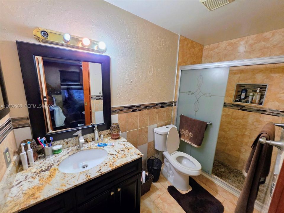 En Venta: $489,900 (4 camas, 2 baños, 1250 Pies cuadrados)