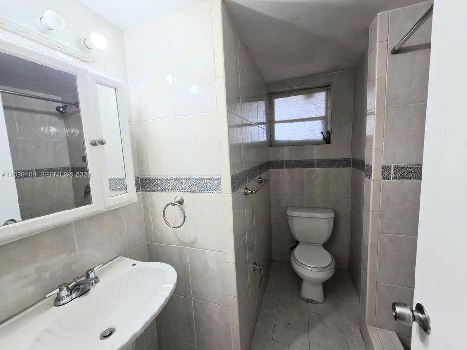 For Rent: $2,500 (2 beds, 2 baths, 1026 Square Feet)