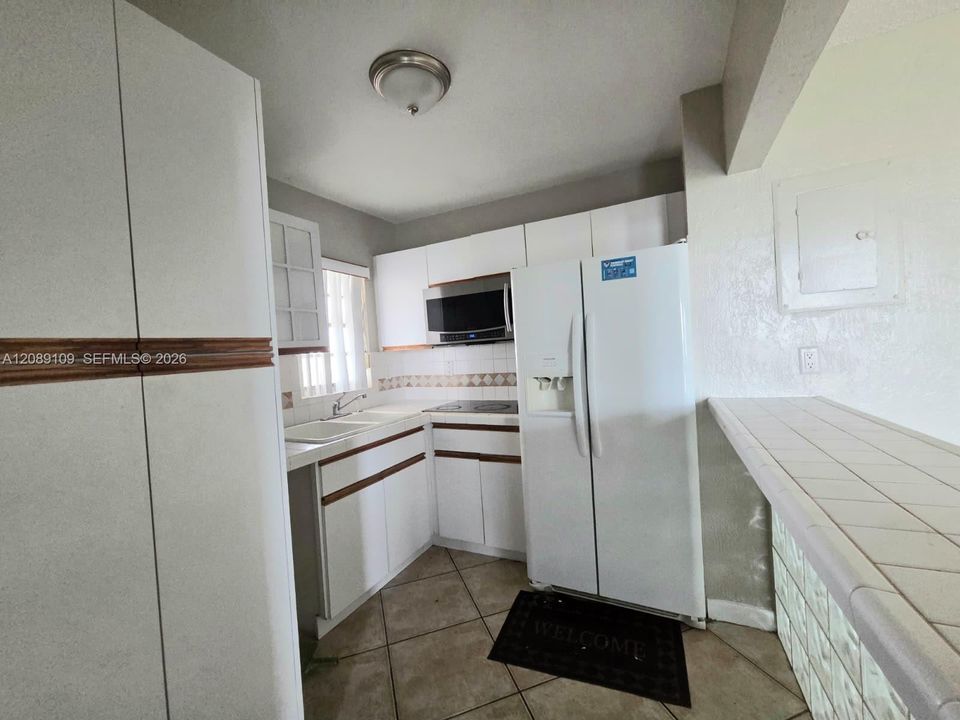 For Rent: $2,500 (2 beds, 2 baths, 1026 Square Feet)