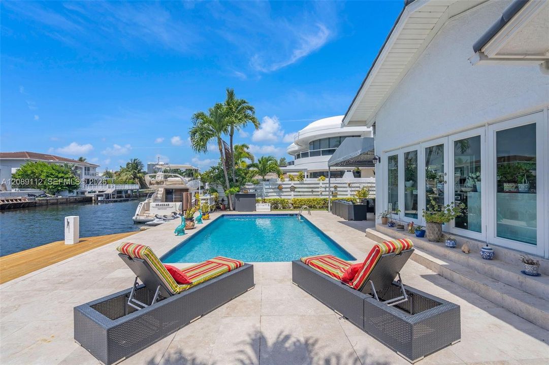 For Sale: $3,200,000 (4 beds, 3 baths, 2672 Square Feet)