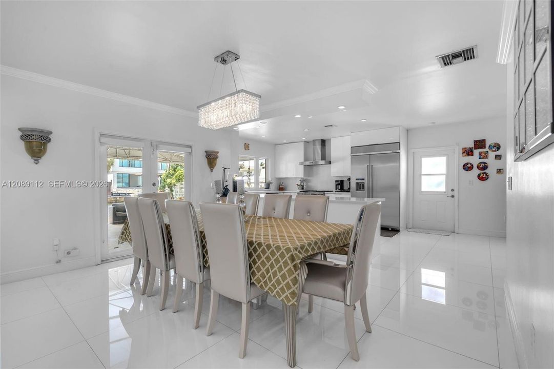 For Sale: $3,200,000 (4 beds, 3 baths, 2672 Square Feet)