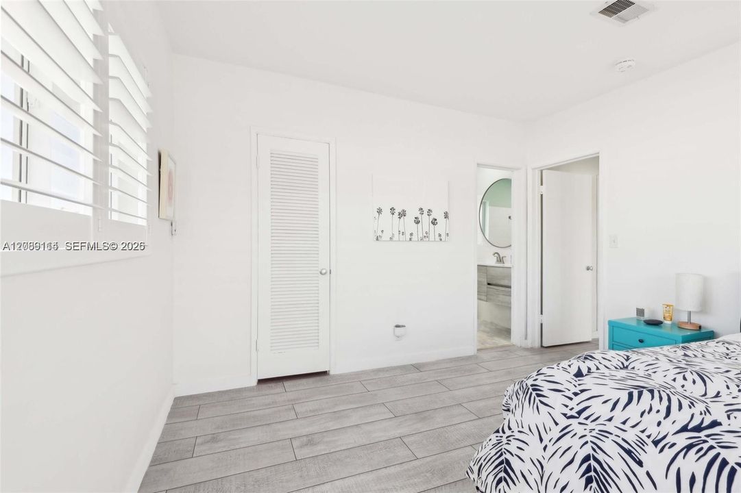 В аренду: $4,000 (2 спален, 2 ванн, 1083 Квадратных фут)