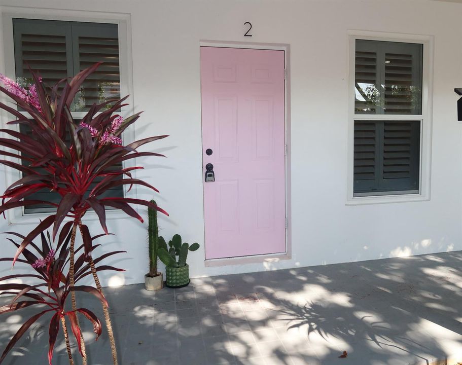 614 Palm St. Apt 2 West Palm Beach 33401